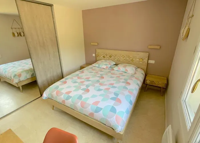 Au Point Du Jour - Carcassonne, De La Cavayere * Carcassonne