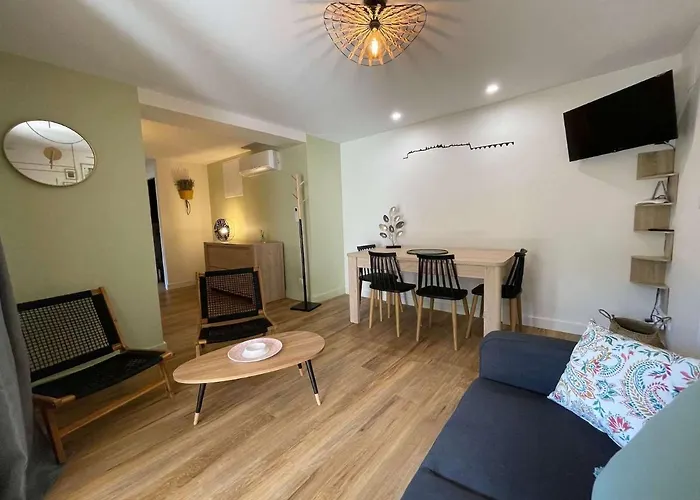 Au Point Du Jour - Carcassonne, De La Cavayere *